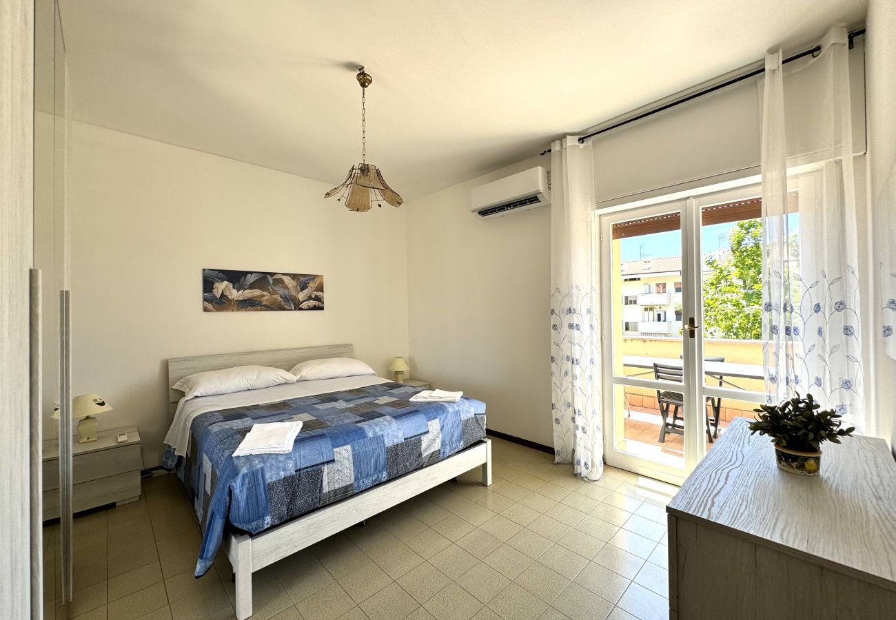 Apartment in Sperlonga - Bright apartment a stone's throw from the sea