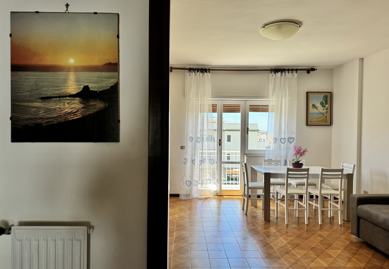 Apartment in Sperlonga - Bright apartment a stone's throw from the sea