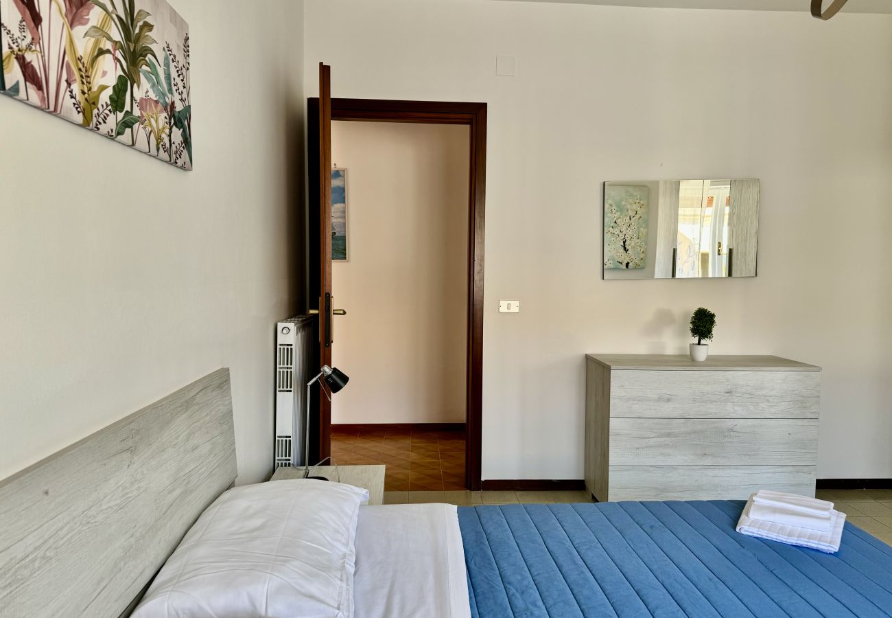 Apartment in Sperlonga - Bright apartment a stone's throw from the sea