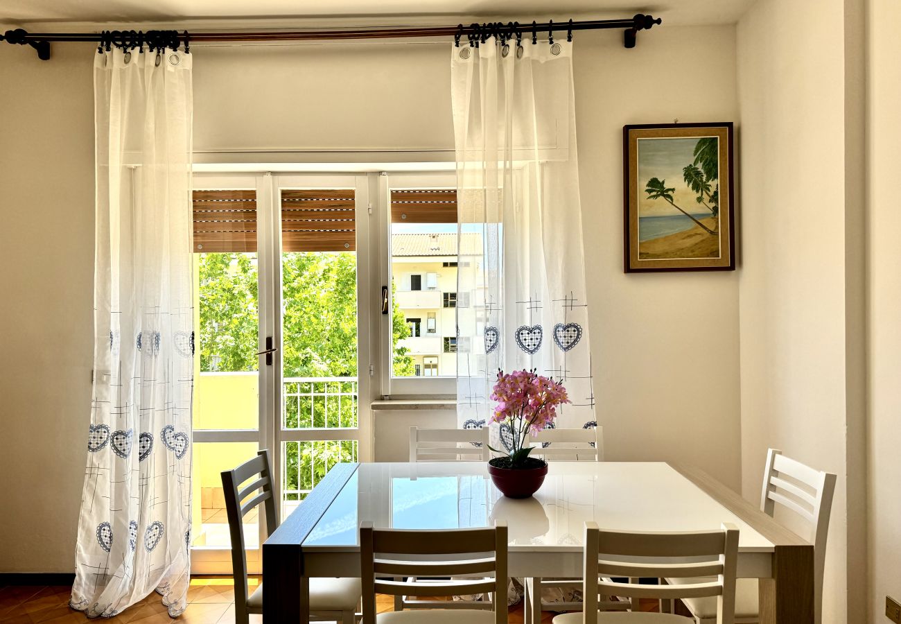 Apartment in Sperlonga - Bright apartment a stone's throw from the sea