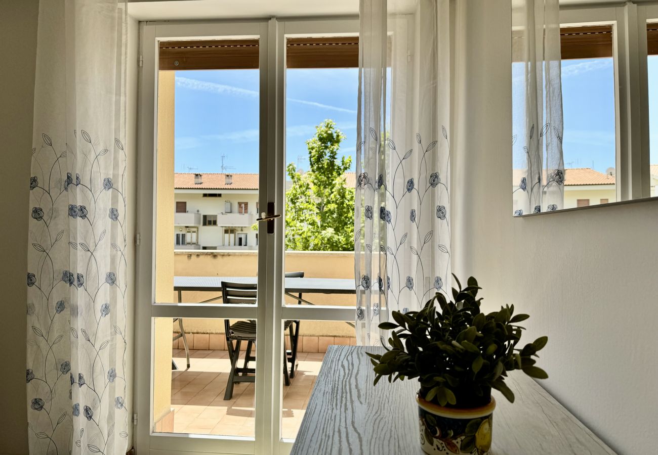 Apartment in Sperlonga - Bright apartment a stone's throw from the sea