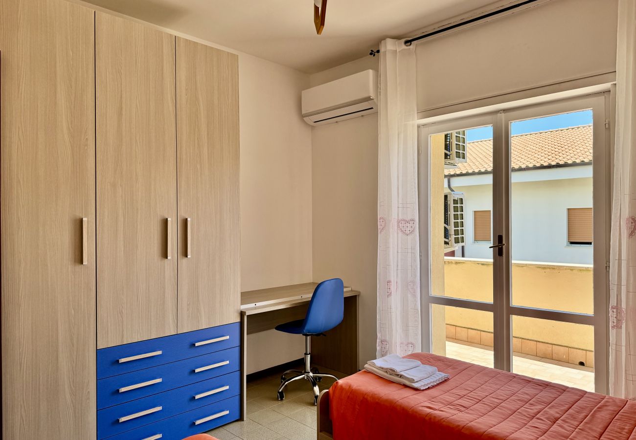 Apartment in Sperlonga - Bright apartment a stone's throw from the sea