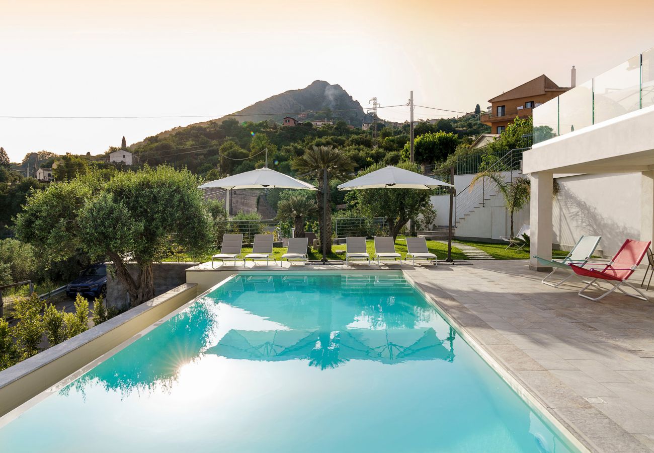 Villa in Taormina - Luxury villa with pool in Taormina