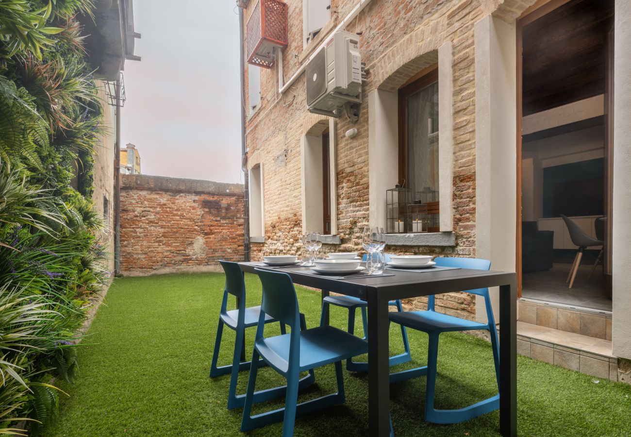 Apartment in Venice - Castello Apartment with Garden R&R