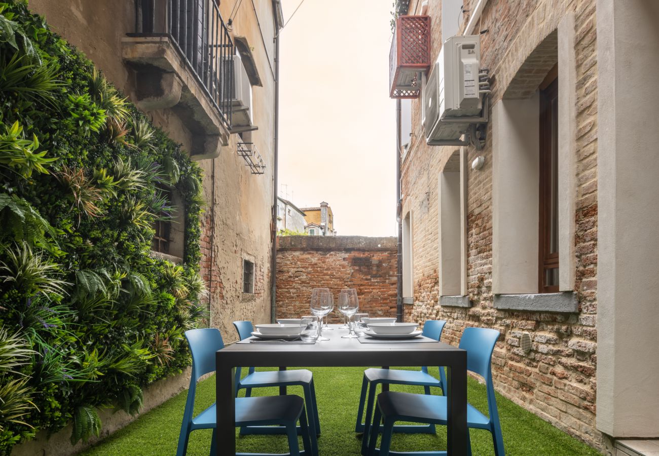 Apartment in Venice - Castello Apartment with Garden R&R