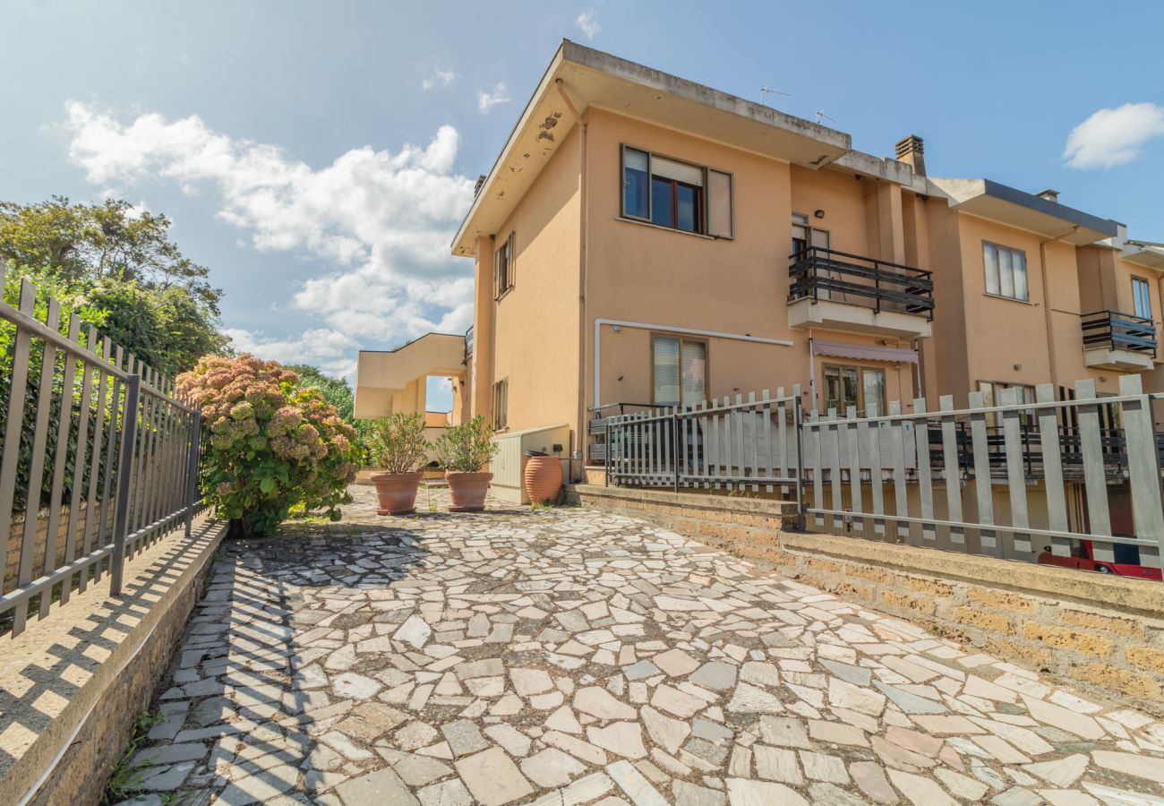 Apartment in Bolsena - Casa Joanna - central and calm