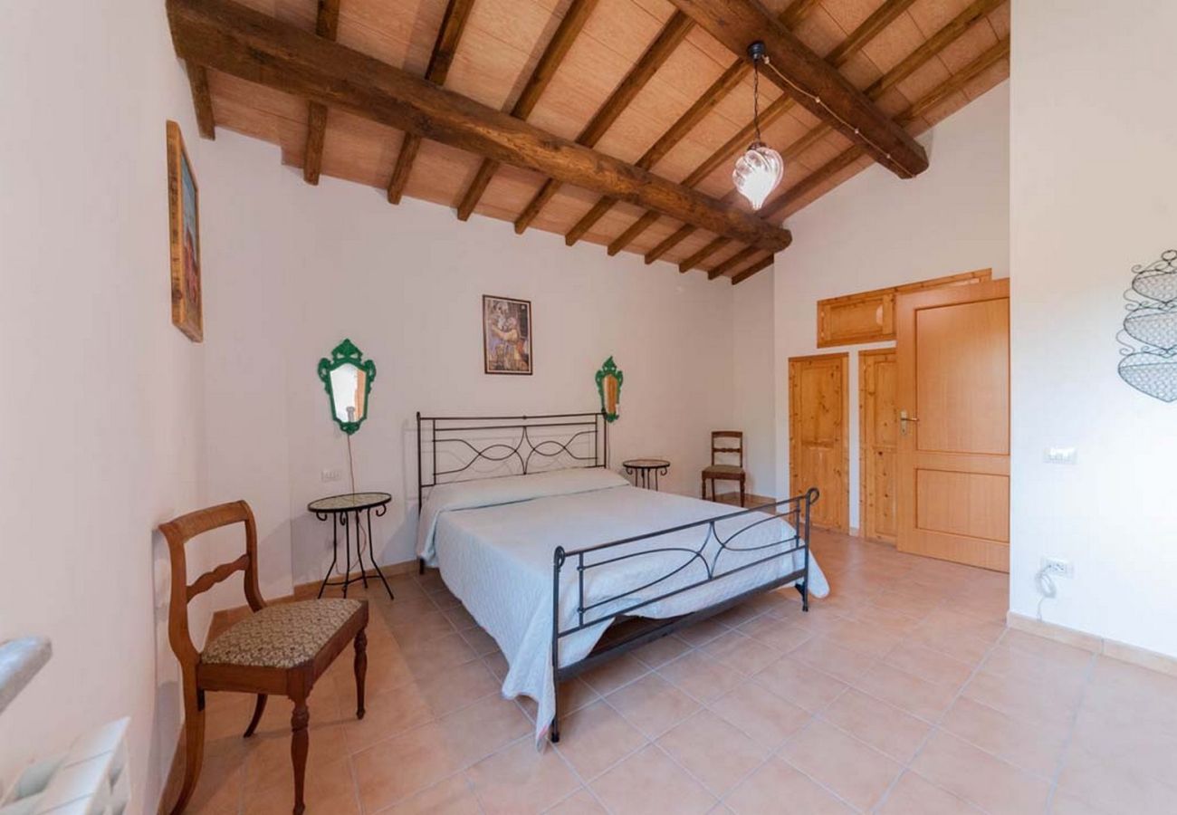 Apartment in Bolsena - Casa 1 Holiday home for up to 4 people with pool and beach access.