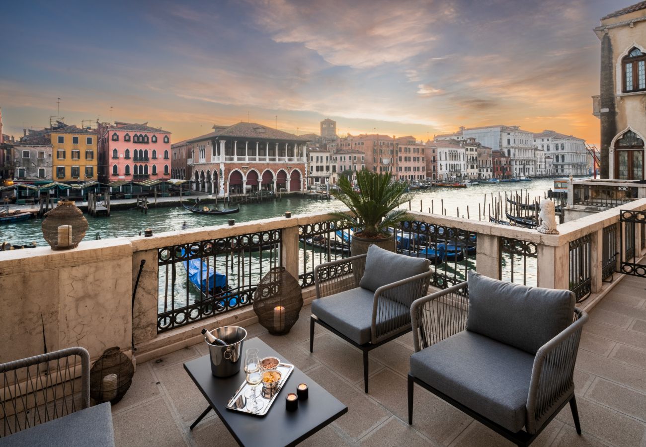 Apartment in Venice - Grand canal luxury apartment with terrace R&R