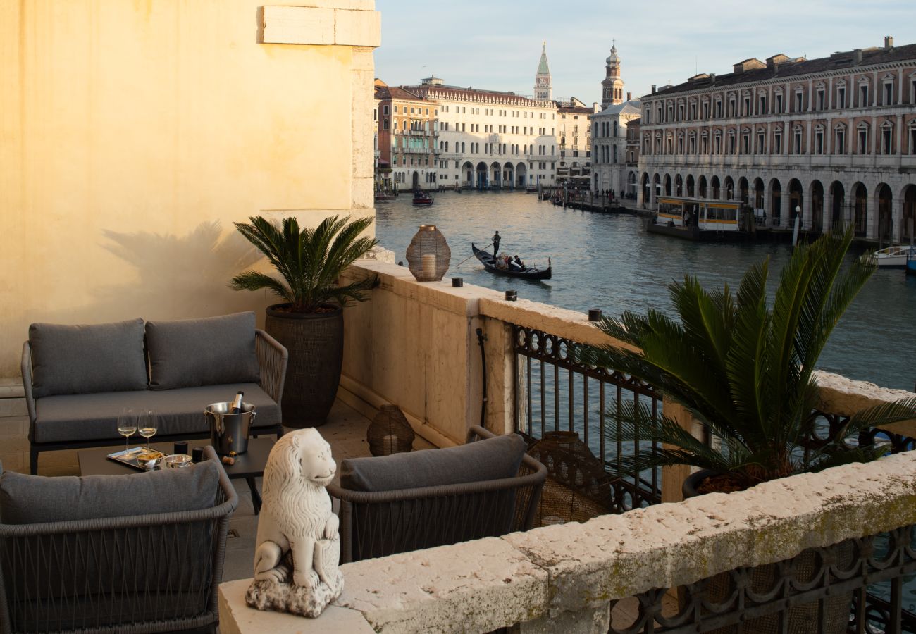 Apartment in Venice - Grand canal luxury apartment with terrace R&R