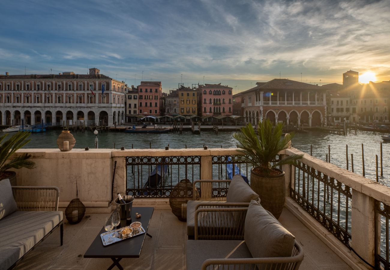 Apartment in Venice - Grand canal luxury apartment with terrace R&R