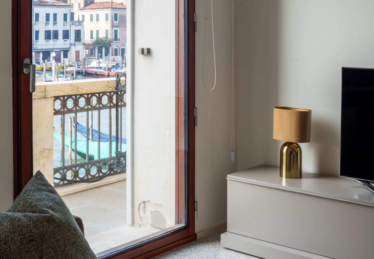 Apartment in Venice - Grand canal luxury apartment with terrace R&R