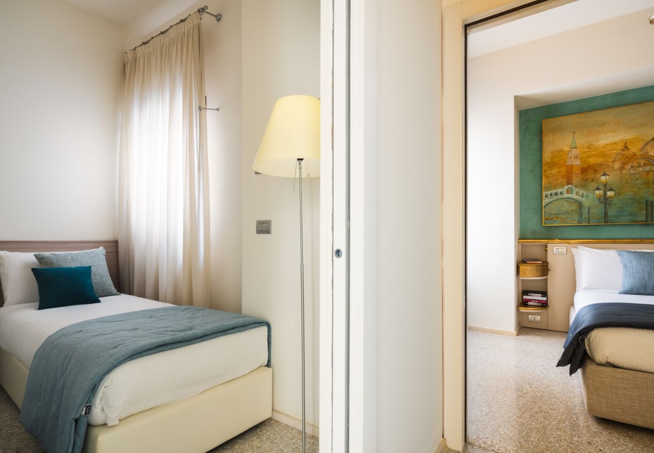 Apartment in Venice - Grand canal luxury apartment with terrace R&R