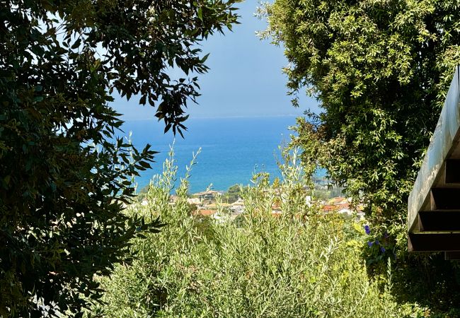 Villa/Dettached house in Sperlonga - Villa with garden at the beach Sperlonga 